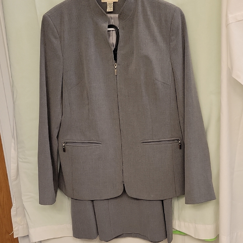 Amanda Smith Heather Gray Jacket & Skirt Set